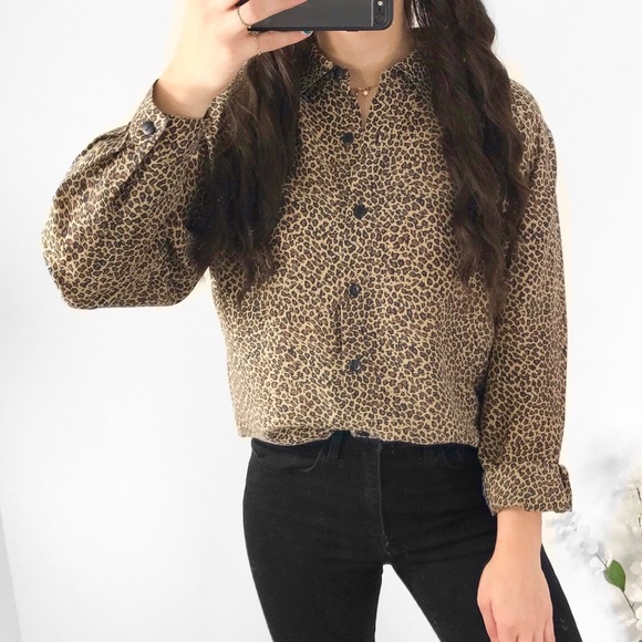 ❤️SALE❤️ Brown leopard silk button down top - Picture 3 of 5